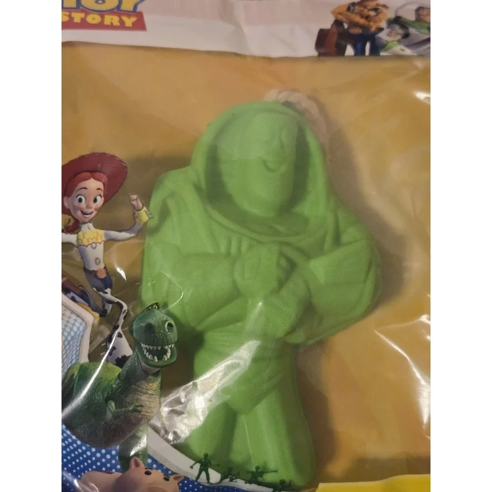 Disney Pixar Toy Story Buzz Lightyear Bath & Shower Sponge - New